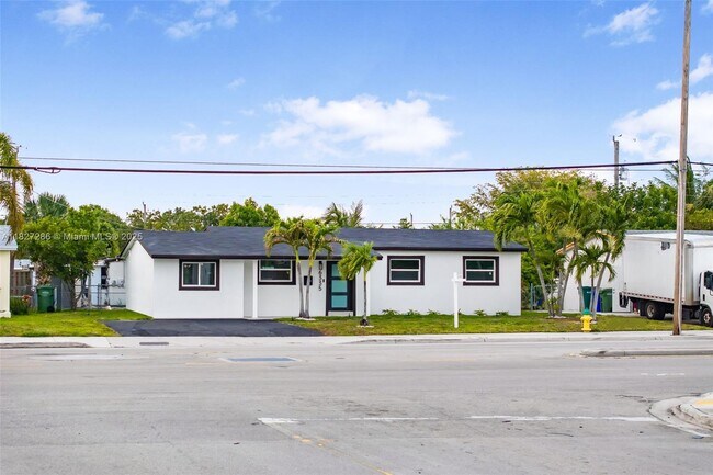 Building Photo - 6335 Southgate Blvd