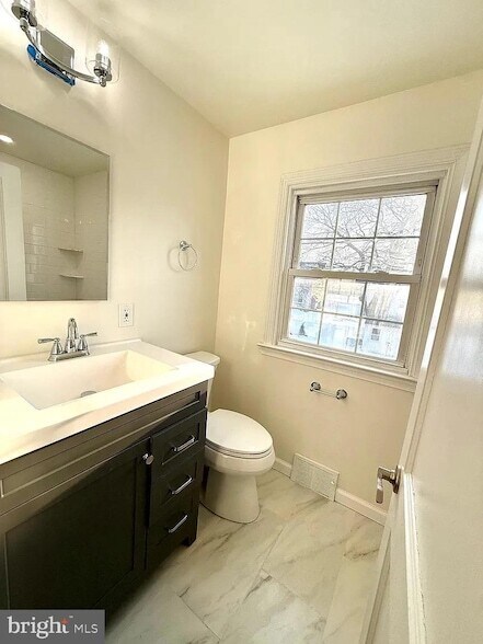 Building Photo - 46 Wayfield Rd