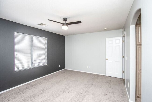 Building Photo - Welcome to this beautiful 4 bedroom, 3 bathroom home in San Tan Valley, AZ.