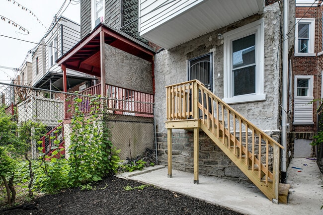 Building Photo - 5626 Lansdowne Ave