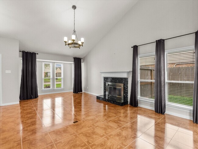 Building Photo - 4214 Fernside Dr