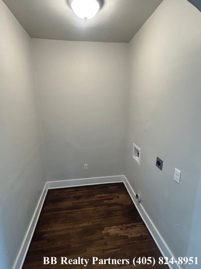 Building Photo - 4205 E 4th Pl