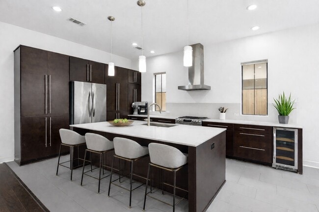 Building Photo - 2011 Colorado St