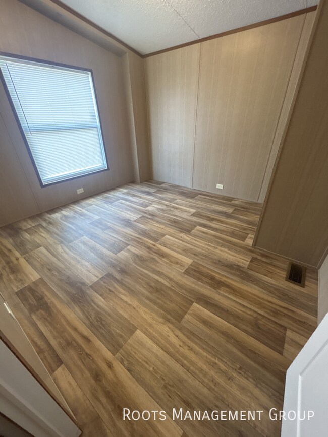 Building Photo - Eastern Villa Mhp