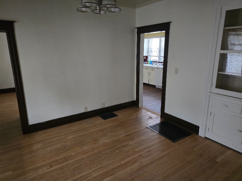 Building Photo - 539 W Canedy St