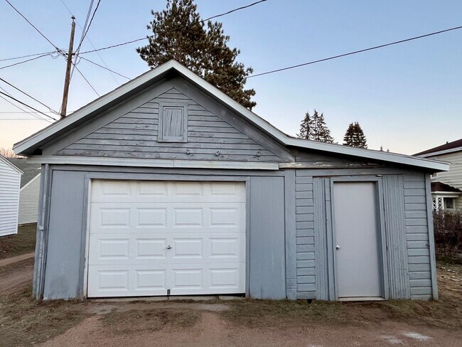 Building Photo - 1209 Cleveland Ave