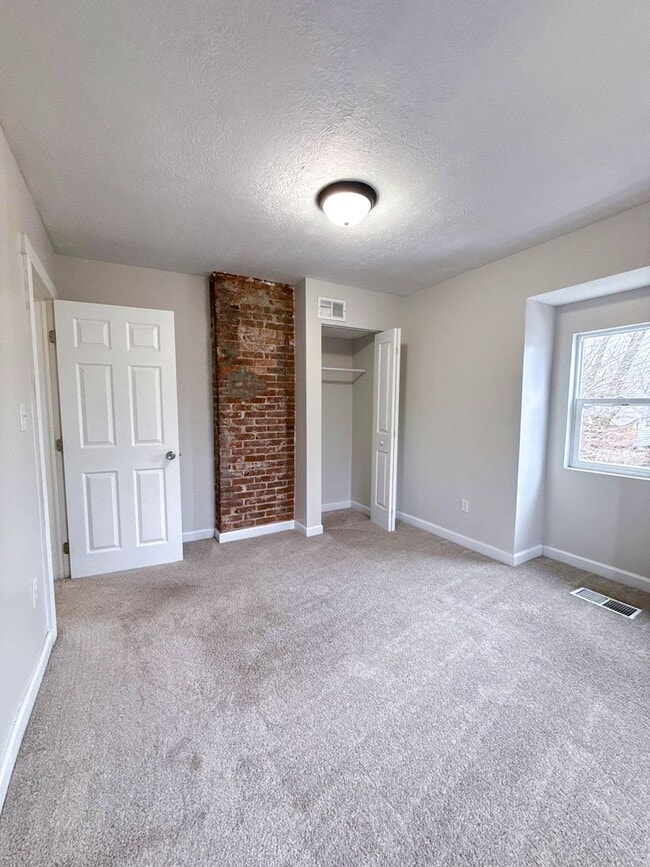 Building Photo - Beautifully Updated 3BR Two-Story Home w/ Fenced Yard & Off-Street Parking