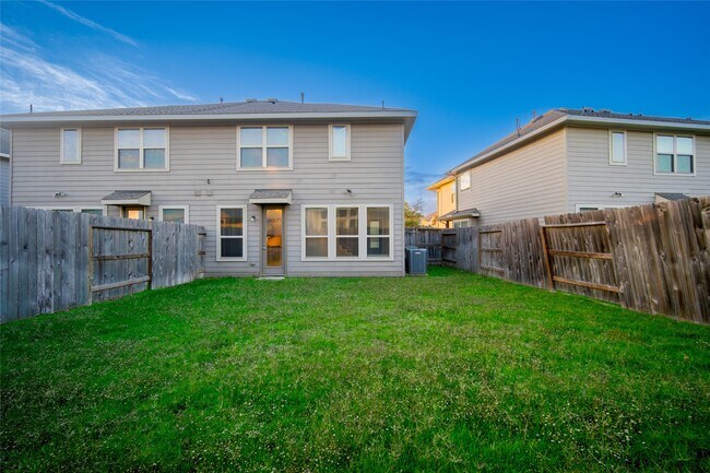 Building Photo - 1826 Ryon Falls Dr