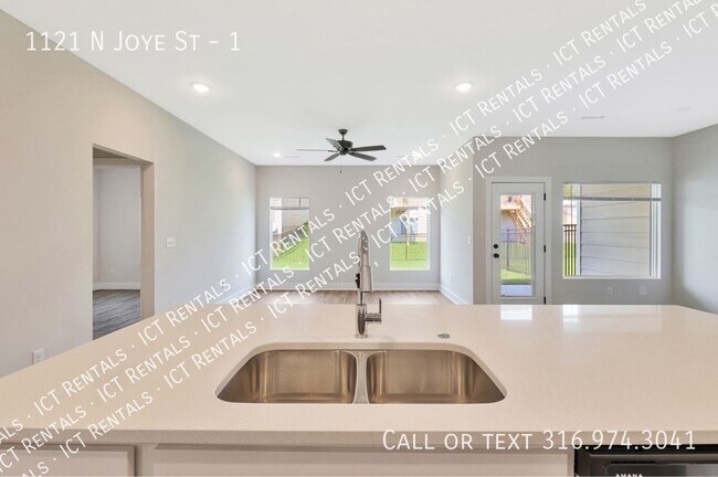 Building Photo - 1121 N Joye St