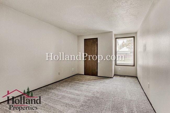 Building Photo - Great Tigard Duplex in Prime Location!