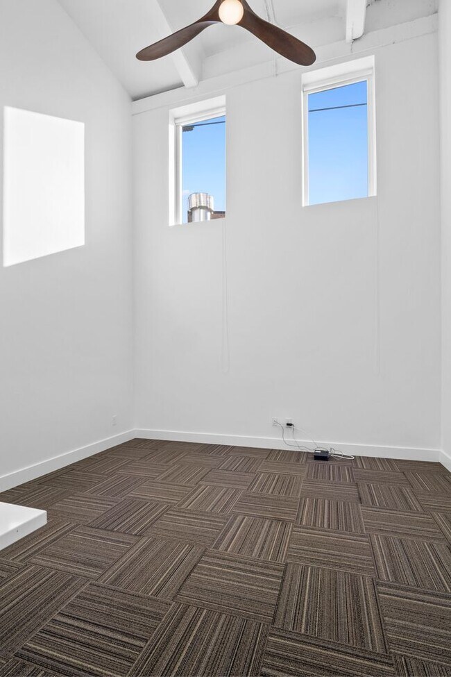 Building Photo - STUFF TO DO IN A SPACE FOR RENT