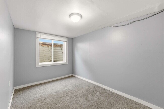 Building Photo - 1 Bed 1 Bath with TWO Bonus Rooms in Delmar Parkway!
