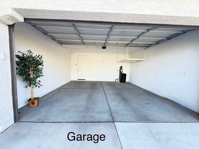 Building Photo - 6628 S Marin Dr