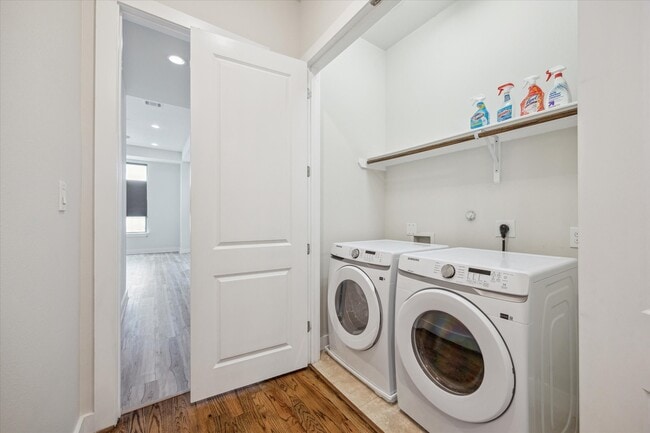 Building Photo - 4409 Schuler St