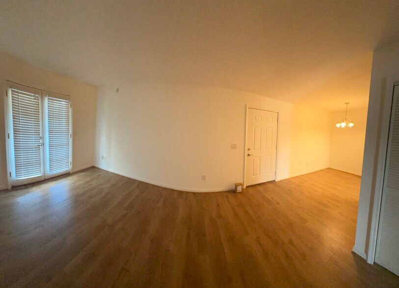 living room - 2118 Acklen Ave