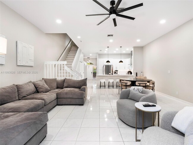 Building Photo - 835 NE 17th Way