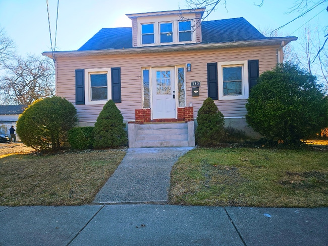 Building Photo - 149 Walnut St