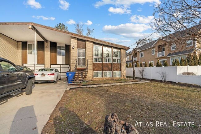 Building Photo - Charming 2-Bedroom Apartment in the Heart ...