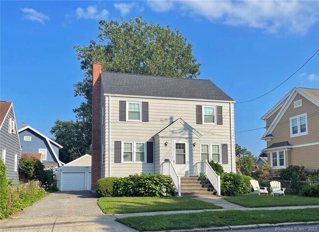 Primary Photo - 458 Midland St