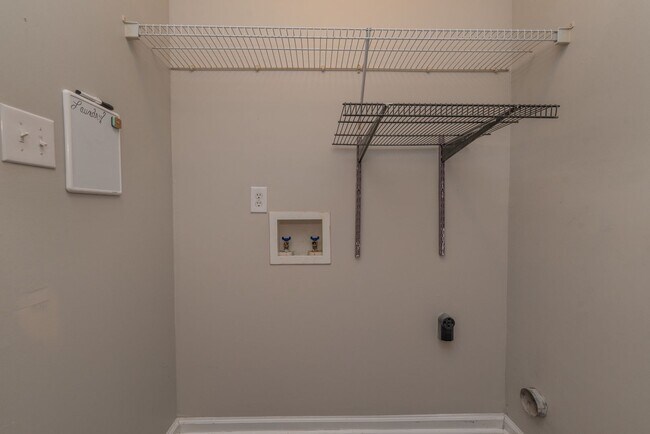 Building Photo - $1,525- 2 Bed/2 Bath house for rent in West Augusta, Total Electric!