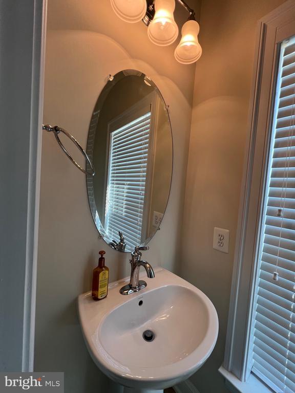 Building Photo - 14878 Potomac Branch Dr