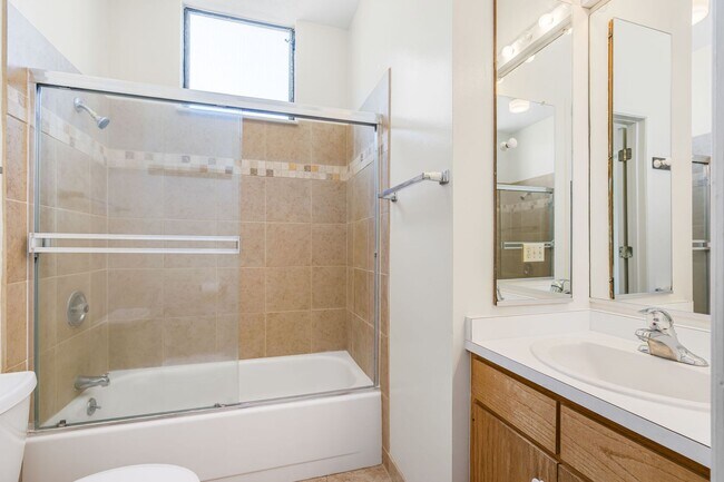 Building Photo - North Berkeley Condo – Steps from Campus w...