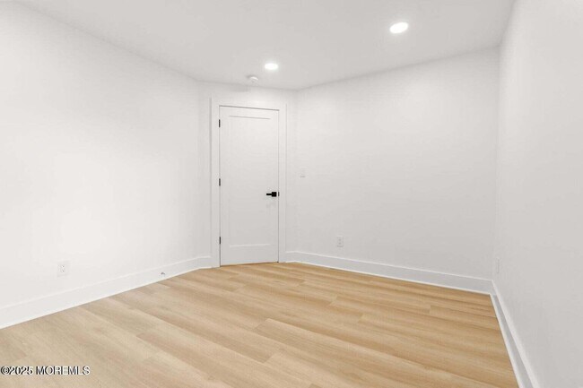 Building Photo - 1001 Norwood Ave