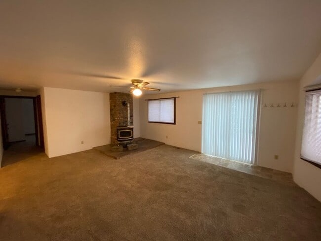 Building Photo - HOME ON HUDLOW (P#335)