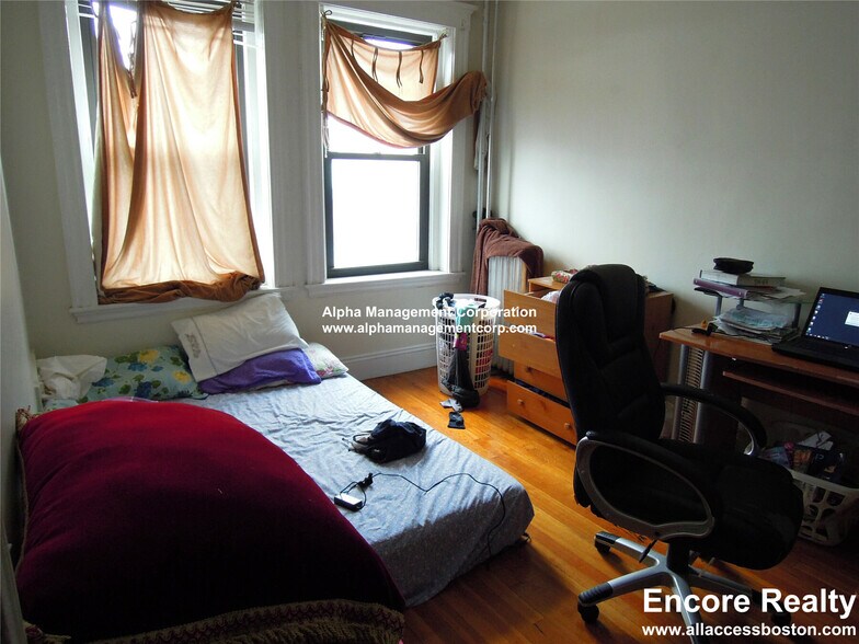 Building Photo - 17-19 Washington St. Unit 311