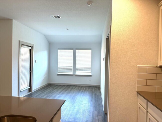 Building Photo - 7930 Elm Birch Ln