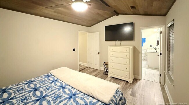 Building Photo - 5406 Ulloa Pl
