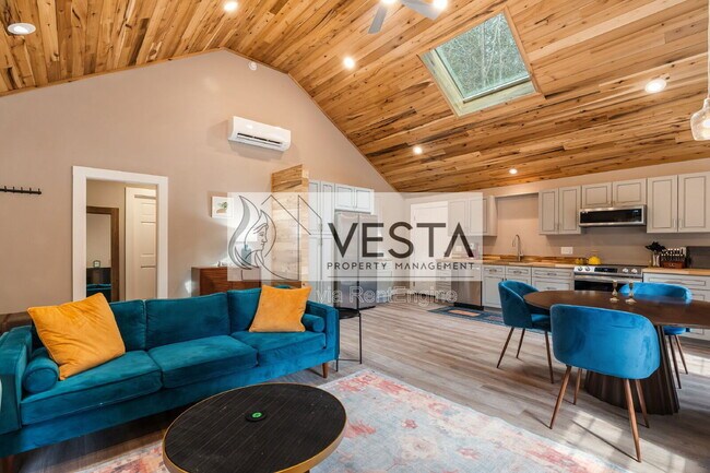 Building Photo - 460 NC-208