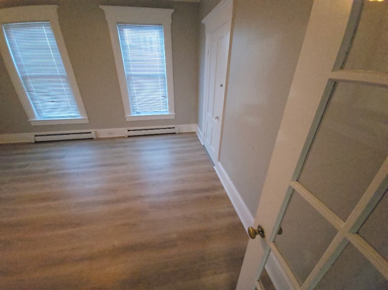 Building Photo - 258 Notre Dame Ave