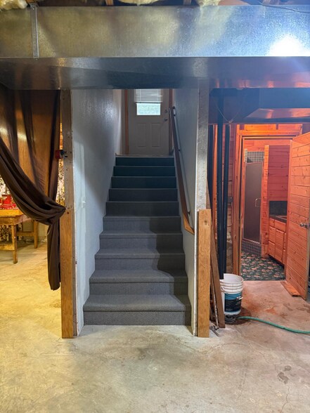 Building Photo - 9342 Sumas Rd