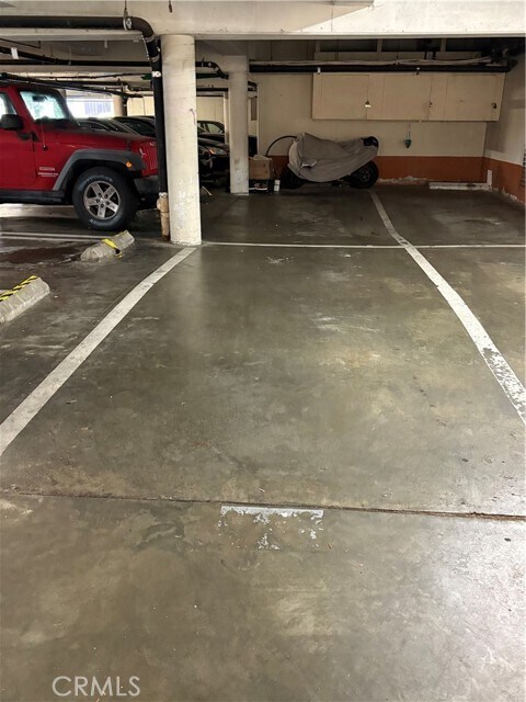 Building Photo - 5625 N Sumner Way