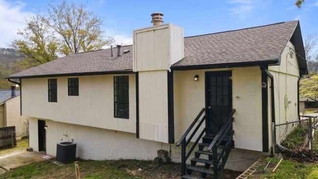 Building Photo - 1748 Sonia Dr