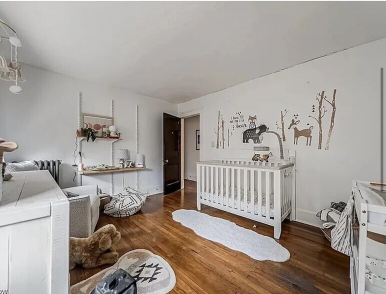 Third Bedroom - 10310 Clifton Blvd