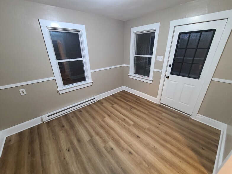 Building Photo - 130 Woodlawn Ave