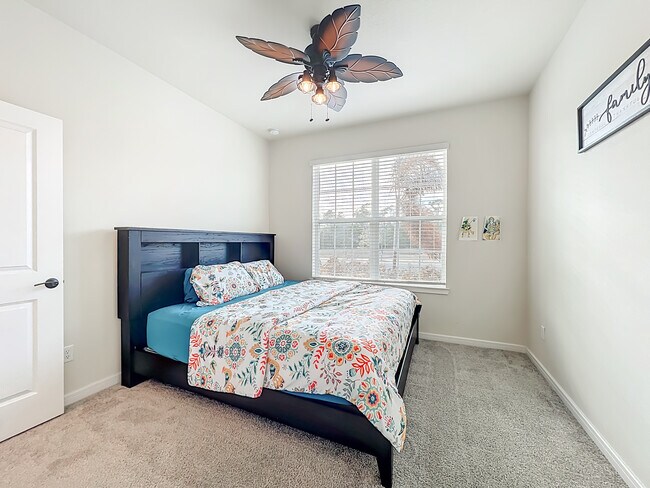 Building Photo - 1021 Savannah Palms Blvd