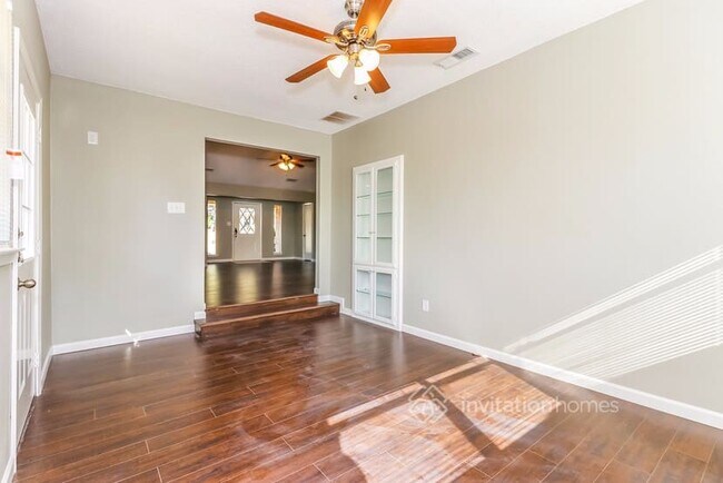 Building Photo - 713 Ridgewood Cir
