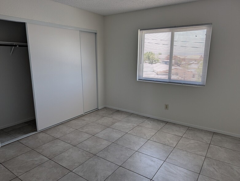 Building Photo - 841 Avenue A