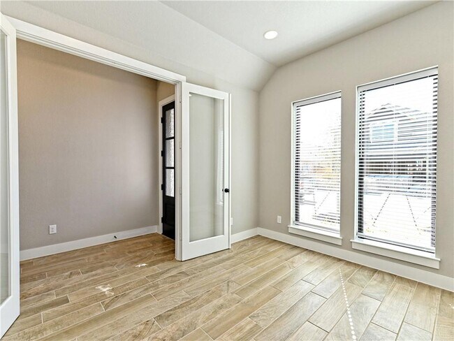 Building Photo - 2621 Franciscana Way