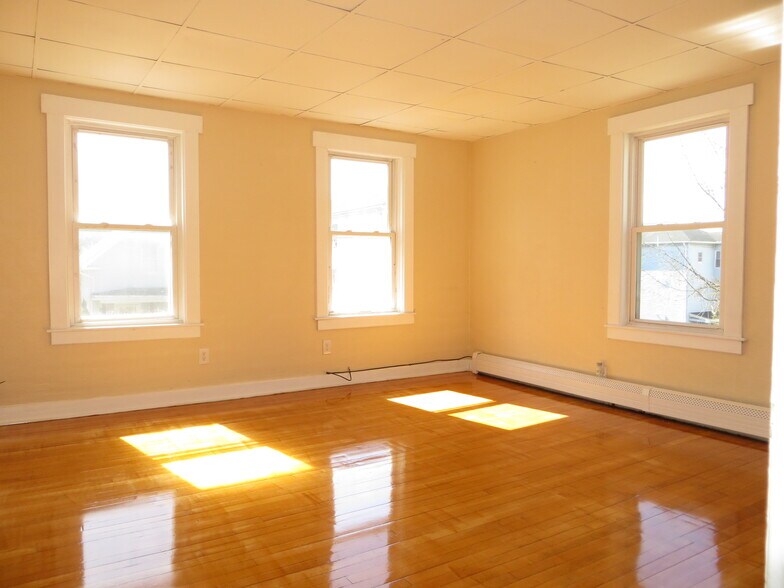 Living Room - 123 Endicott St