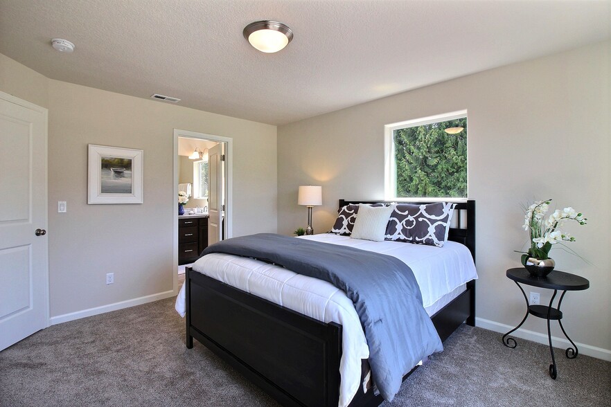 Building Photo - 16606 Southwest Barsotti Street