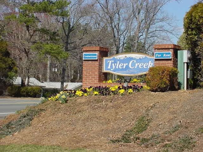 Primary Photo - Tyler Creek condo convenient to Carolina a...