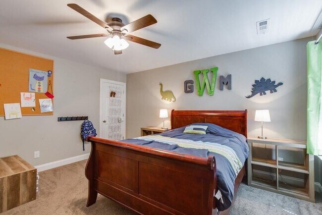 Building Photo - Gorgeous 4 Bed/3.5 Bath Home in Mt. Juliet
