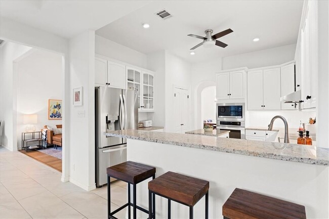 Building Photo - 10502 Grand Oak Dr