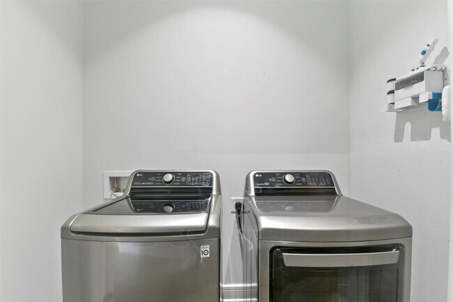 Building Photo - 4521 San Felipe St