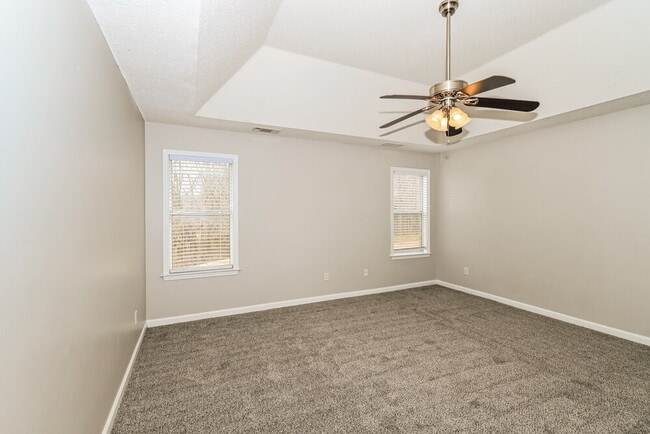 Building Photo - 105 Whispering Creek Dr