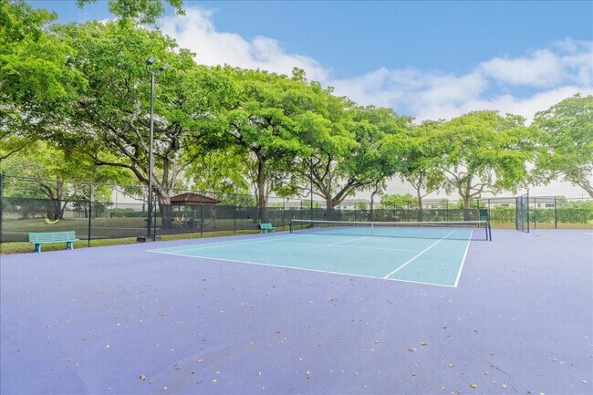 Building Photo - 113 Lake Emerald Dr